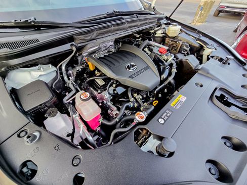 Used 2024 Lexus RX 350 Premium image 41