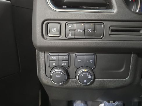 Used 2023 Chevrolet Suburban LS w/ Driver Alert Package AWD/4WD image 27