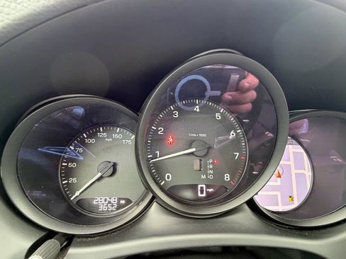 Used 2024 Porsche Macan image 35