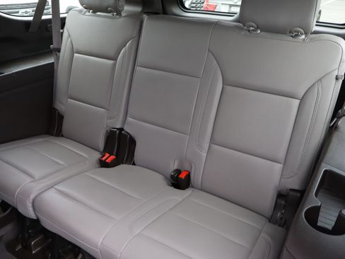 Used 2023 Chevrolet Suburban Z71 w/ Z71 Off-Road Package image 35