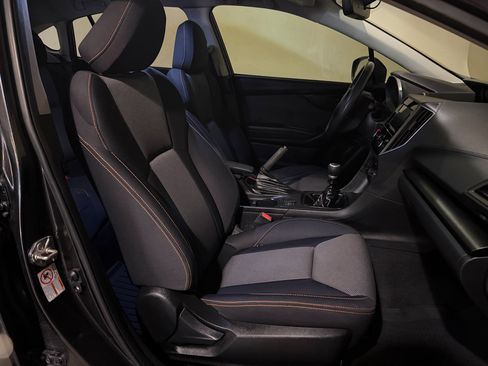 Used 2018 Subaru Crosstrek 2.0i Premium image 12