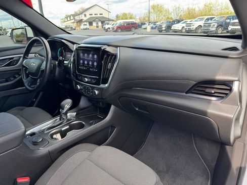 Used 2022 Chevrolet Traverse LT AWD/4WD image 40