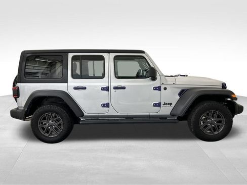 Used 2024 Jeep Wrangler Sport S image 7