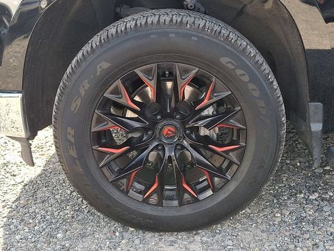 Used 2023 Chevrolet Silverado 1500 LT AWD/4WD image 32