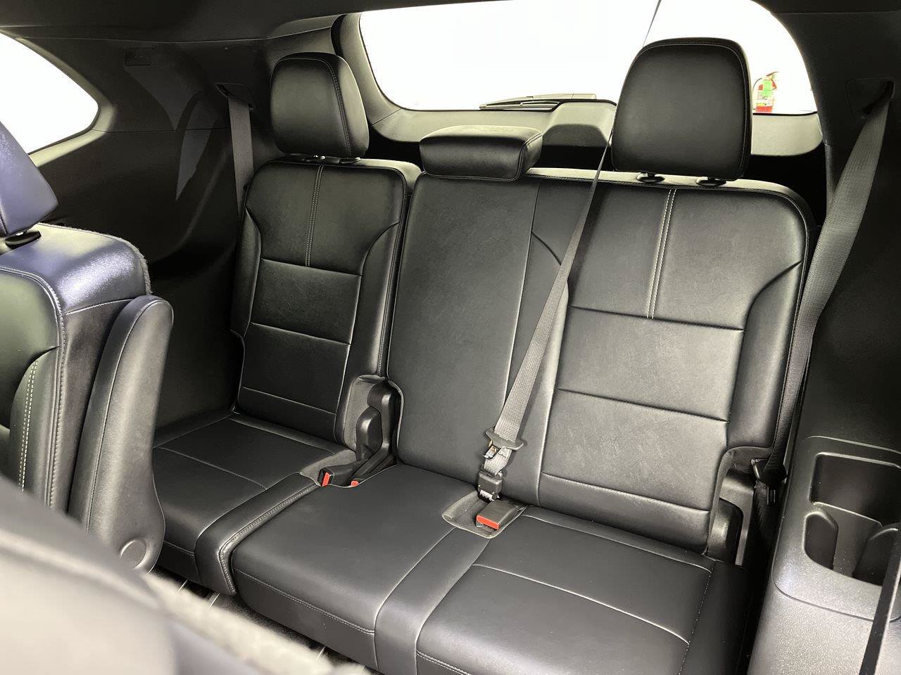 Certified 2026 GMC Acadia Elevation w/ Elevation Premium Package AWD/4WD image 15