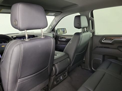 Used 2022 Chevrolet Silverado 1500 LT AWD/4WD image 11
