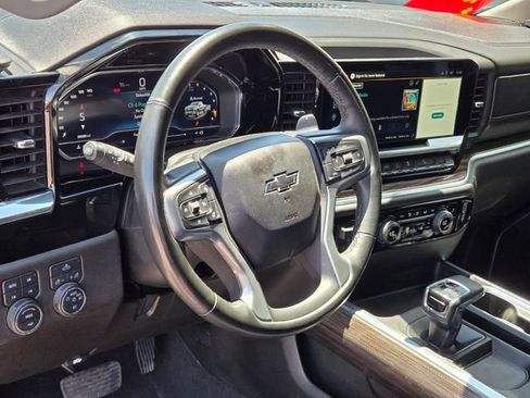 Certified 2025 Chevrolet Silverado 1500 RST w/ Dark Appearance Package AWD/4WD image 18