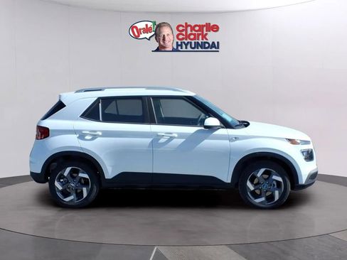 New 2026 Hyundai Venue SEL FWD image 6
