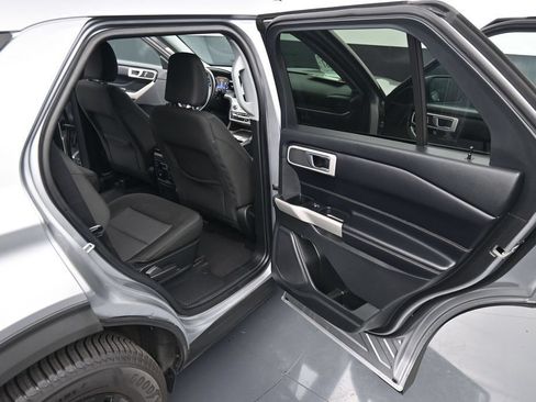 Used 2022 Ford Explorer XLT AWD/4WD image 21