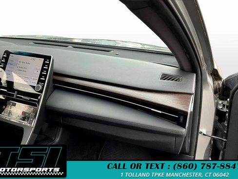 Used 2019 Toyota Avalon XLE image 17