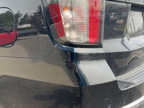 Used 2024 Chevrolet Suburban LT image 14