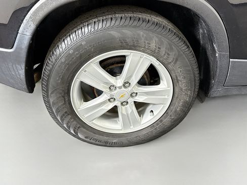 Used 2020 Chevrolet Trax LT w/ LT Convenience Package image 33