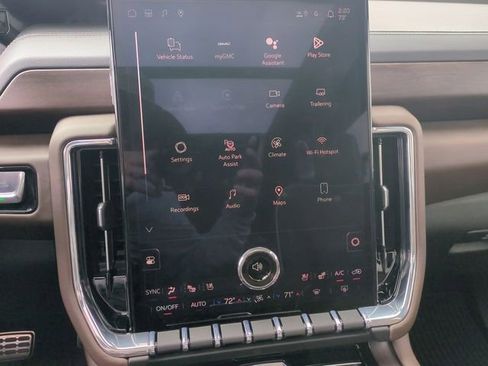 New 2026 GMC Yukon XL Denali Ultimate AWD/4WD image 13