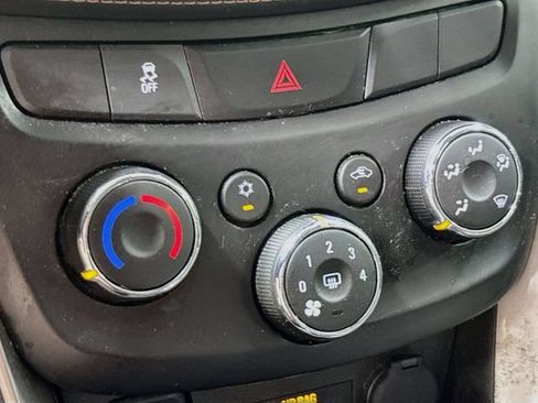 Used 2018 Chevrolet Trax LT w/ LT Convenience Package AWD/4WD image 15