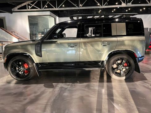 Used 2020 Land Rover Defender 110 X image 2