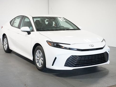 New 2026 Toyota Camry LE image 3