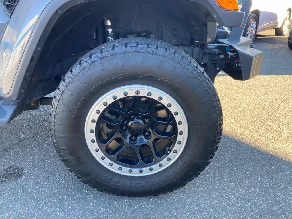 Used 2018 Jeep Wrangler Unlimited Sahara AWD/4WD image 36