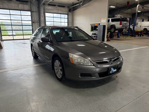 Used 2006 Honda Accord EX-L image 4