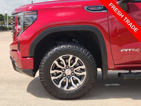 Used 2022 GMC Sierra 1500 AT4 w/ AT4 Premium Package AWD/4WD image 8