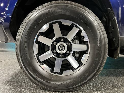 Used 2024 Toyota 4Runner TRD Off-Road image 29