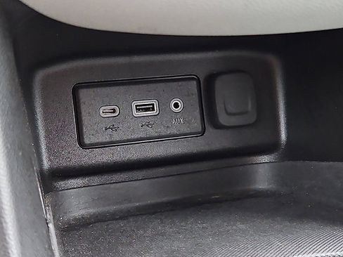 Used 2022 Chevrolet Equinox LT image 23