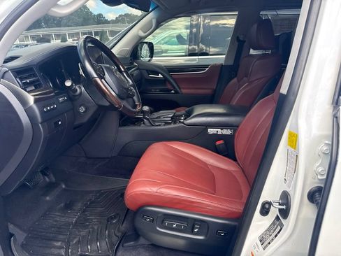 Used 2017 Lexus LX 570 4WD w/ Luxury Package image 3