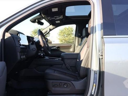 New 2026 Chevrolet Tahoe High Country w/ Sun And Tow Package image 15