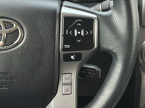 Used 2022 Toyota 4Runner SR5 Premium w/ Moonroof Package AWD/4WD image 28