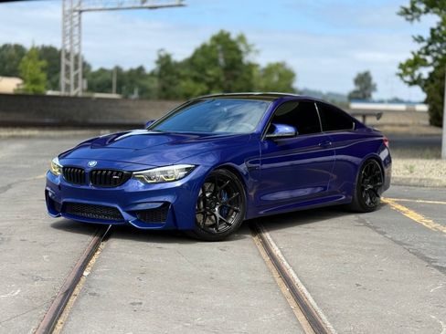 Used 2019 BMW M4 CS w/ Executive Package RWD image 8