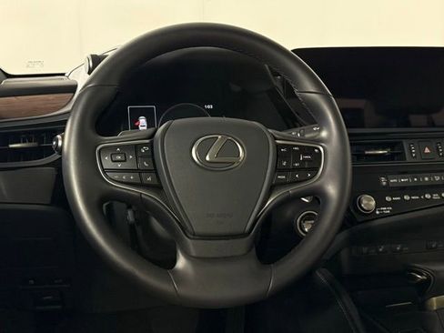Used 2025 Lexus ES 300h w/ Premium Package image 26