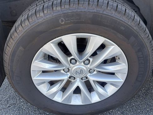 Used 2023 Lexus GX 460 Premium w/ Premium Package AWD/4WD image 14