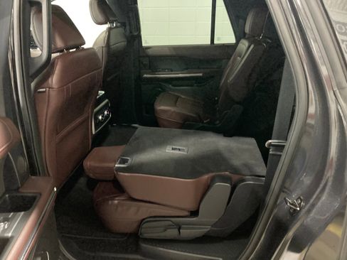 Used 2022 Ford Expedition Max Limited image 24