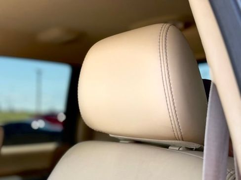 Used 2011 Ford F250 Lariat w/ Lariat Interior Pkg AWD/4WD image 15