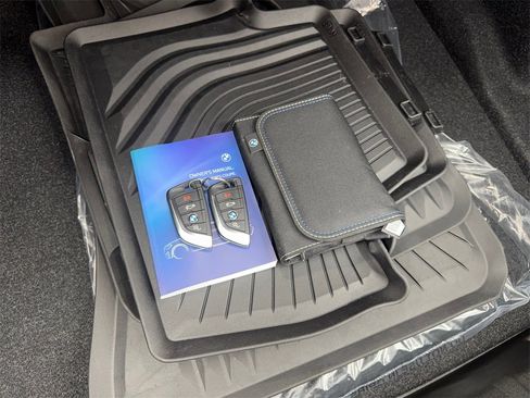 Used 2025 BMW 230i Coupe w/ M Sport Package image 77