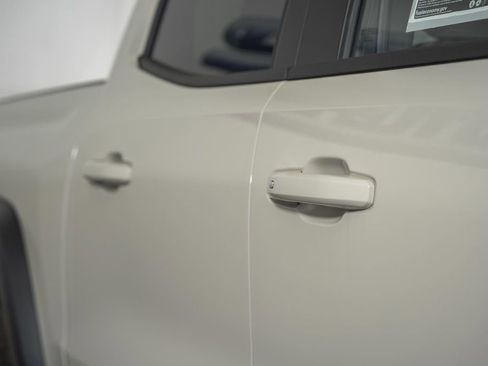 New 2026 Chevrolet Colorado ZR2 w/ Technology Package image 18