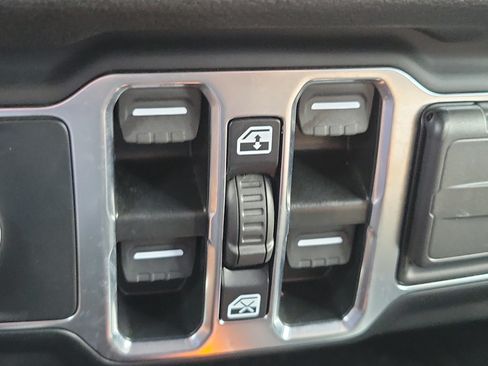 Used 2024 Jeep Gladiator Sport AWD/4WD image 21