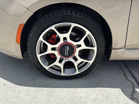 Used 2012 FIAT 500 Sport w/ Safety & Sound Pkg FWD image 18