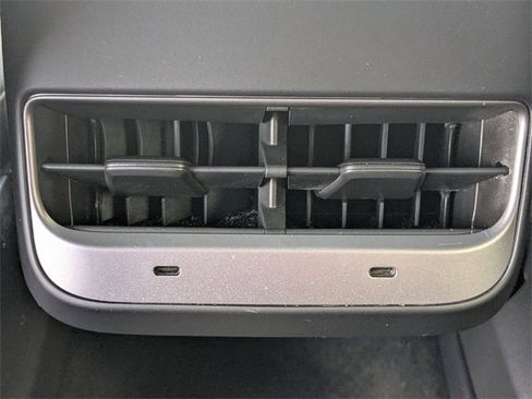 Used 2020 Tesla Model Y Performance image 19