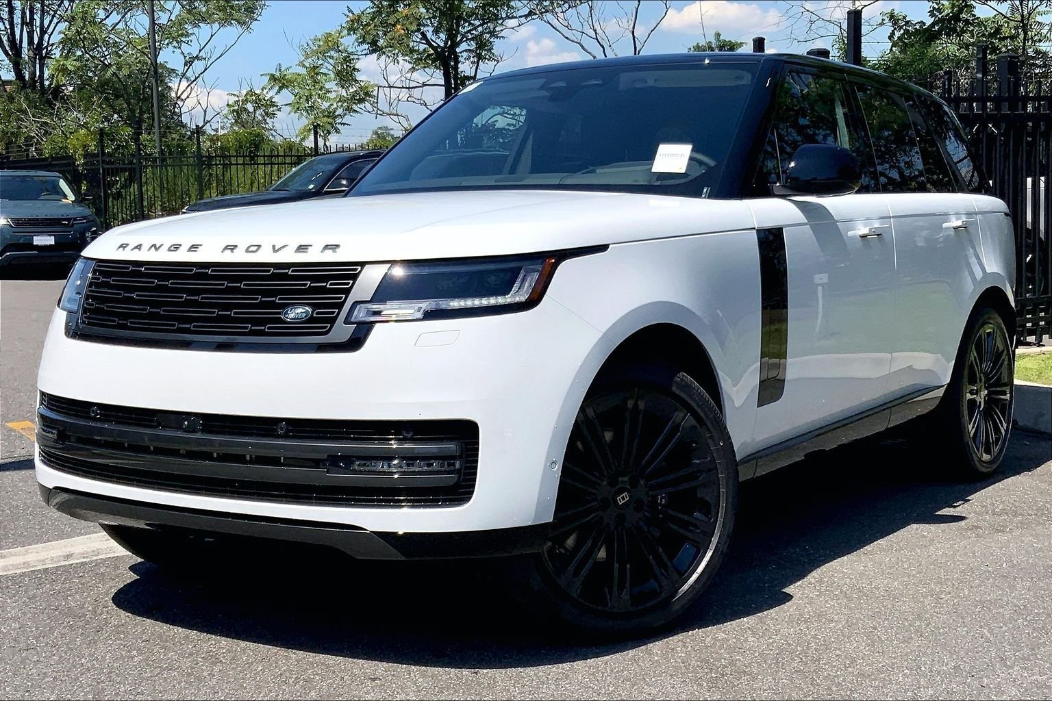 New 2027 Land Rover Range Rover SE AWD/4WD image 1