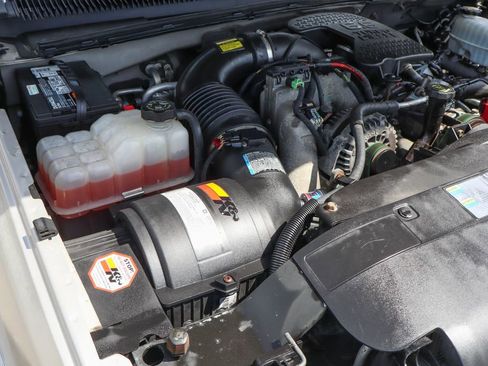 Used 2006 Chevrolet Silverado 2500 LT w/ Heavy-Duty Power Package image 15