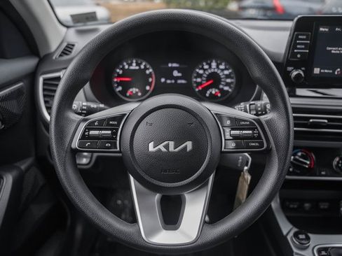 Used 2023 Kia Seltos LX image 26