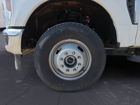 Used 2025 Ford F350 XLT AWD/4WD image 14