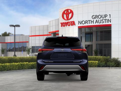 New 2026 Toyota Highlander Platinum image 8