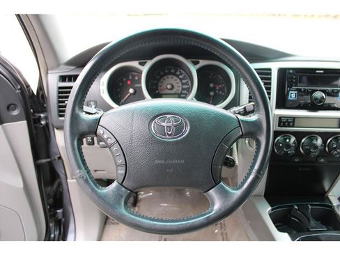 Used 2004 Toyota 4Runner Sport AWD/4WD image 17