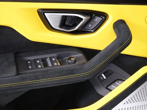 Used 2024 Lamborghini Urus Performante image 32