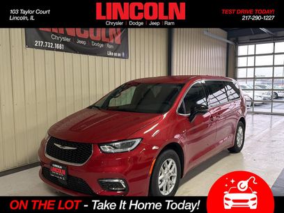 New 2026 Chrysler Pacifica Select