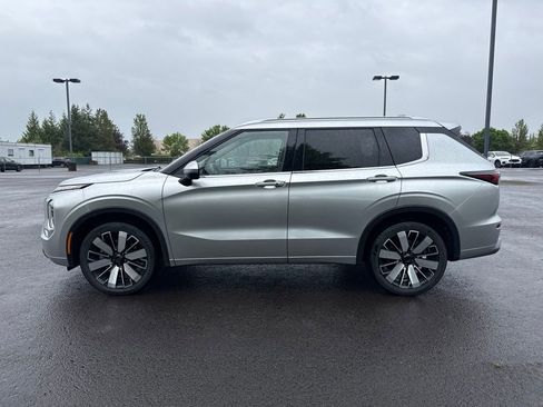 Used 2025 Mitsubishi Outlander SEL FWD image 4