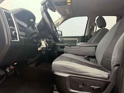 Used 2019 RAM 1500 Classic SLT w/ Luxury Group image 22