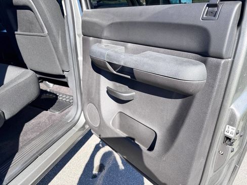 Used 2013 Chevrolet Silverado 2500 LT w/ Interior Plus Package AWD/4WD image 15