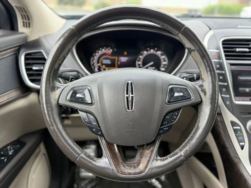 Used 2016 Lincoln MKX Reserve w/ Technology Package FWD image 16
